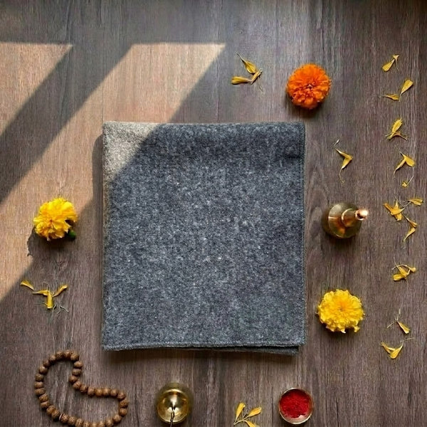 Grey Woolen Pooja Aasan