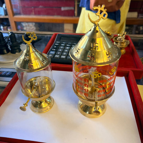 Akhand Diya – Elegant Traditional Golden Oil Lamp for Pooja, Mandir & Diwali Rituals