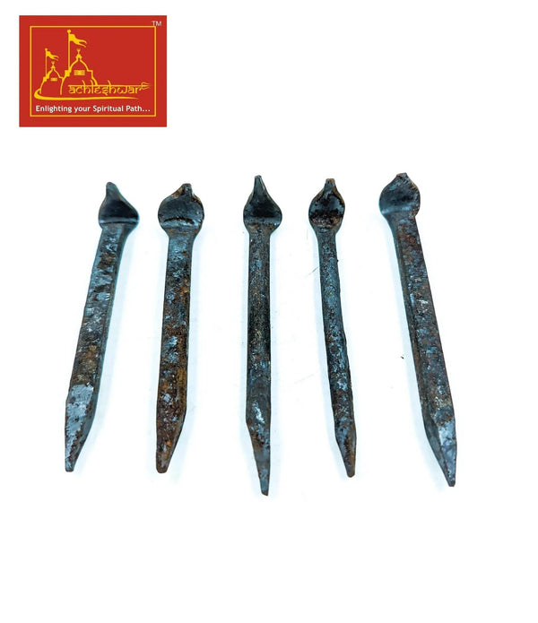 Blue-black metal spike nails, pointed ends, set of five